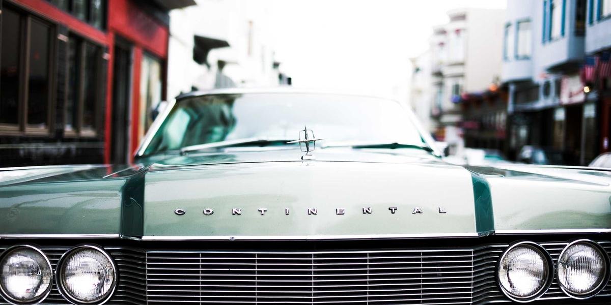 Rolls-Royce Phantom luxury wedding car hire London exterior